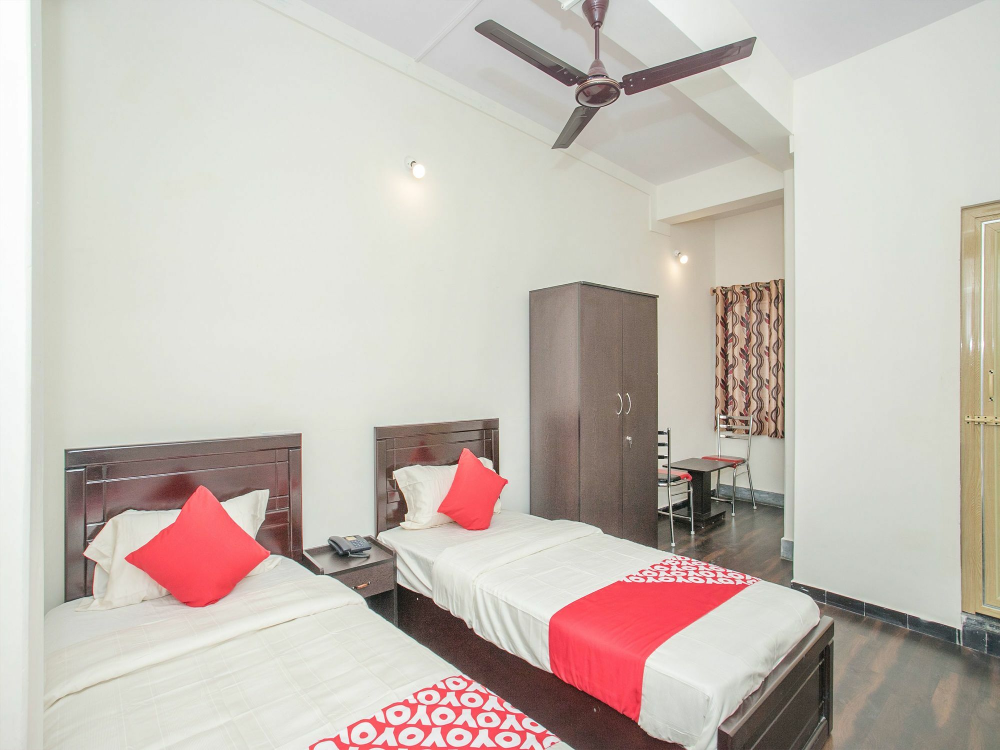 Oyo 14430 Sunshine Grand Hotell Bangalore Exteriör bild