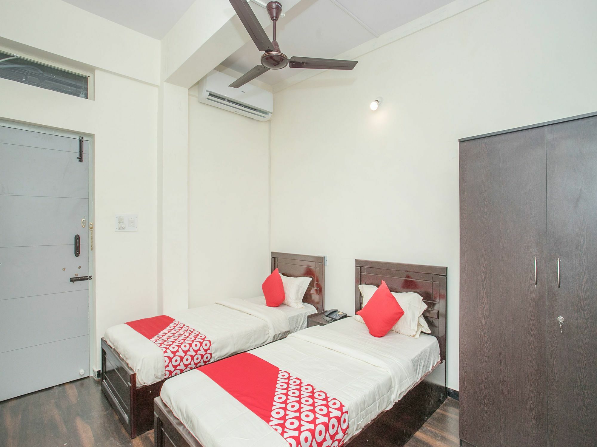 Oyo 14430 Sunshine Grand Hotell Bangalore Exteriör bild